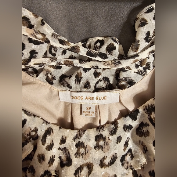 Leopard print off shoulder blouse - Picture 2 of 6